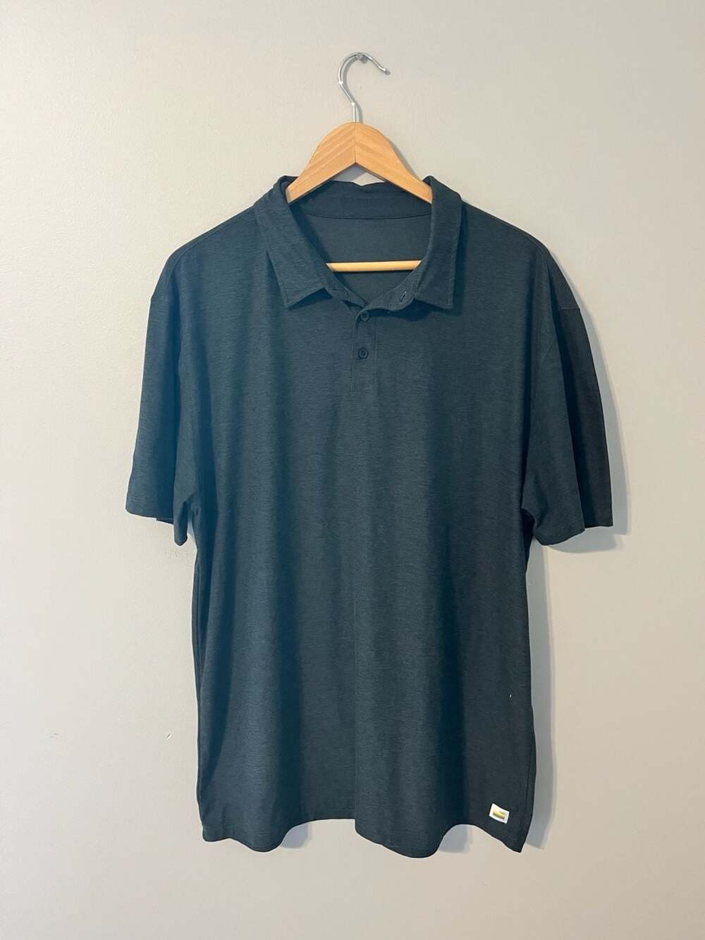 Vuori, Strato Tech Performance Short Sleeve Polo Shirt, Charcoal Grey,Large